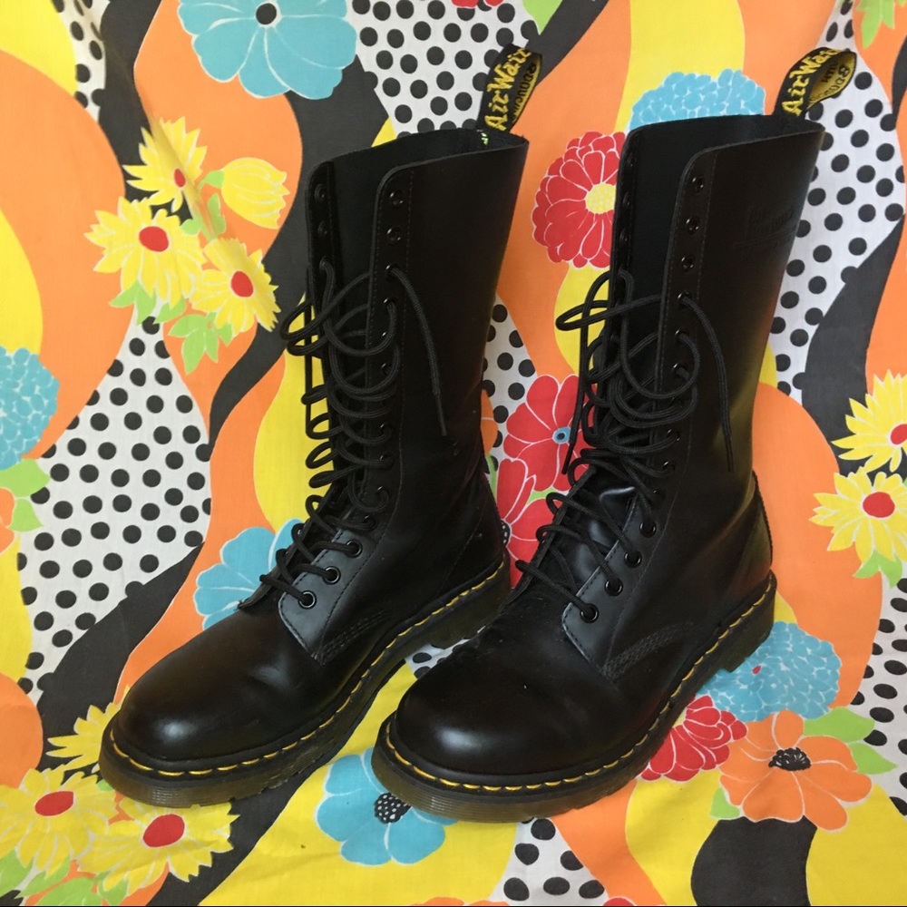 Dr. Marten's Original 14 Eye Docs 1914 Smooth
